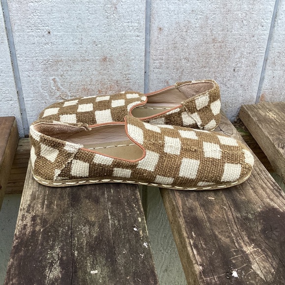 NEW Raum Grounding barefoot Mudcloth slip-on shoes - Picture 2 of 4